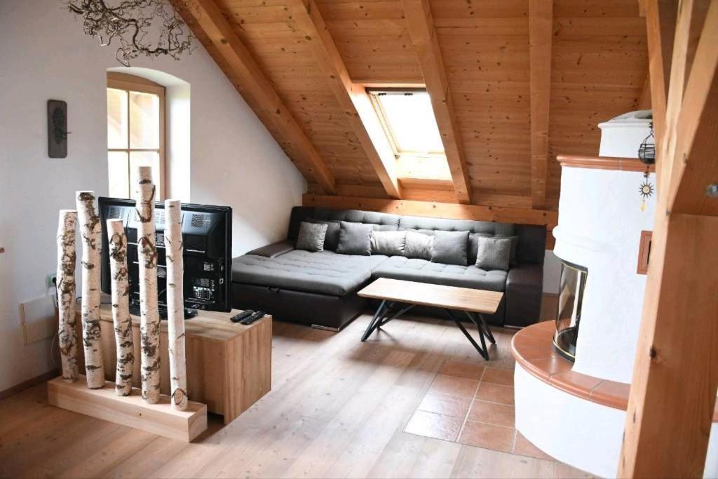 Ferienwohnung Glueck Saaldorf-Surheim Екстериор снимка