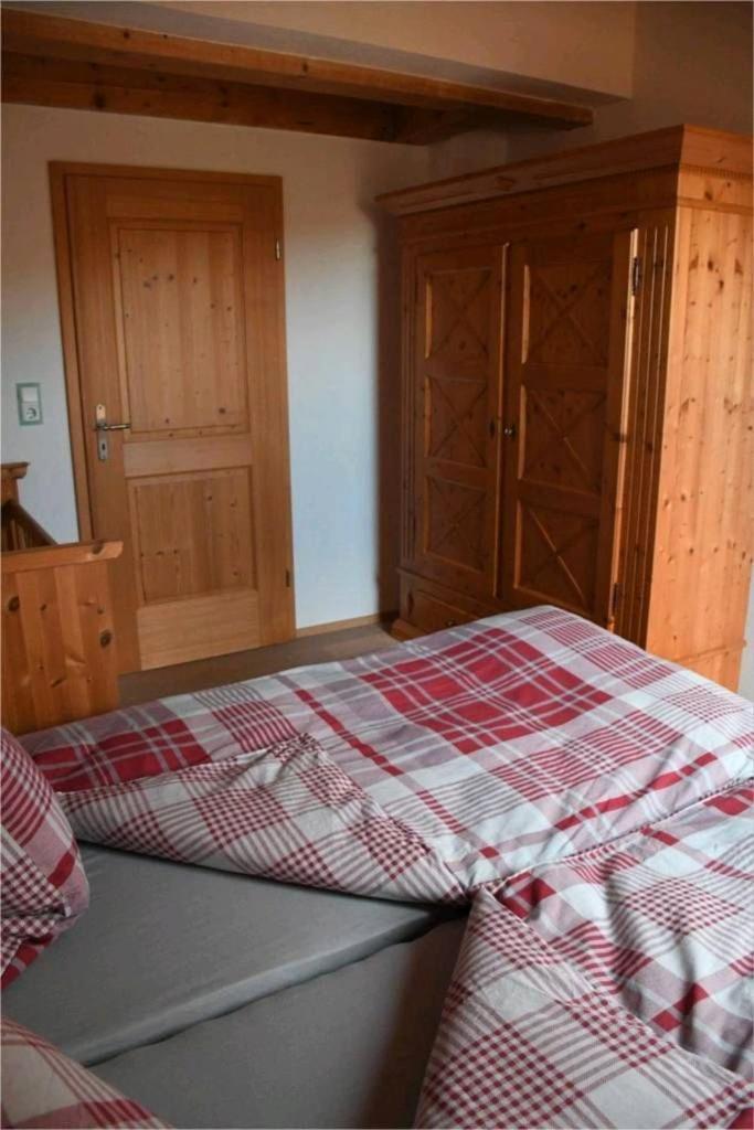 Ferienwohnung Glueck Saaldorf-Surheim Екстериор снимка