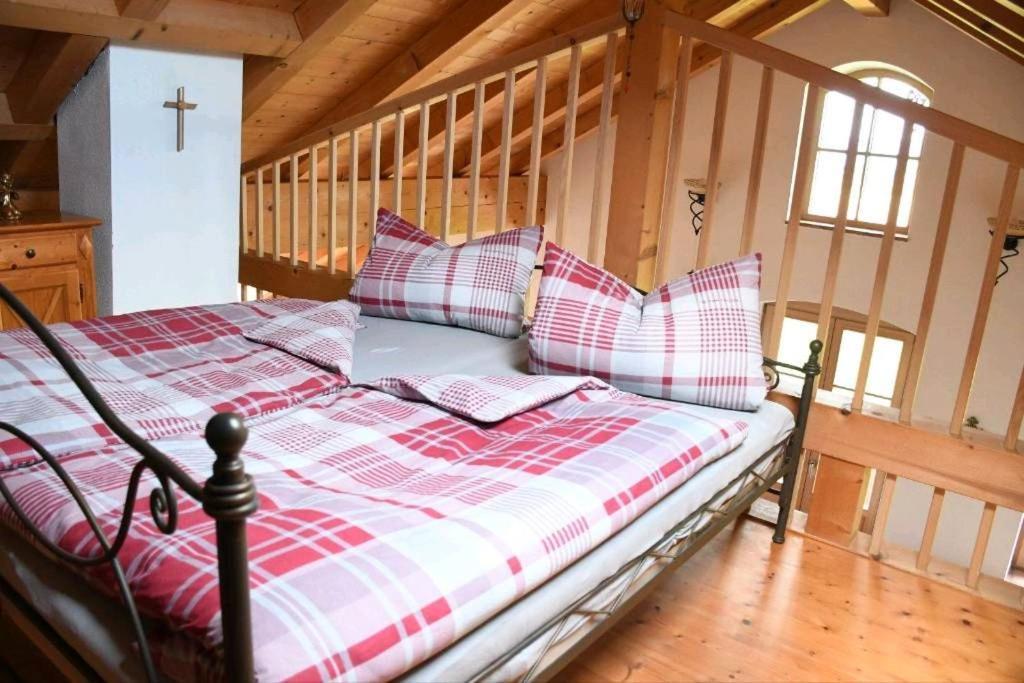 Ferienwohnung Glueck Saaldorf-Surheim Екстериор снимка