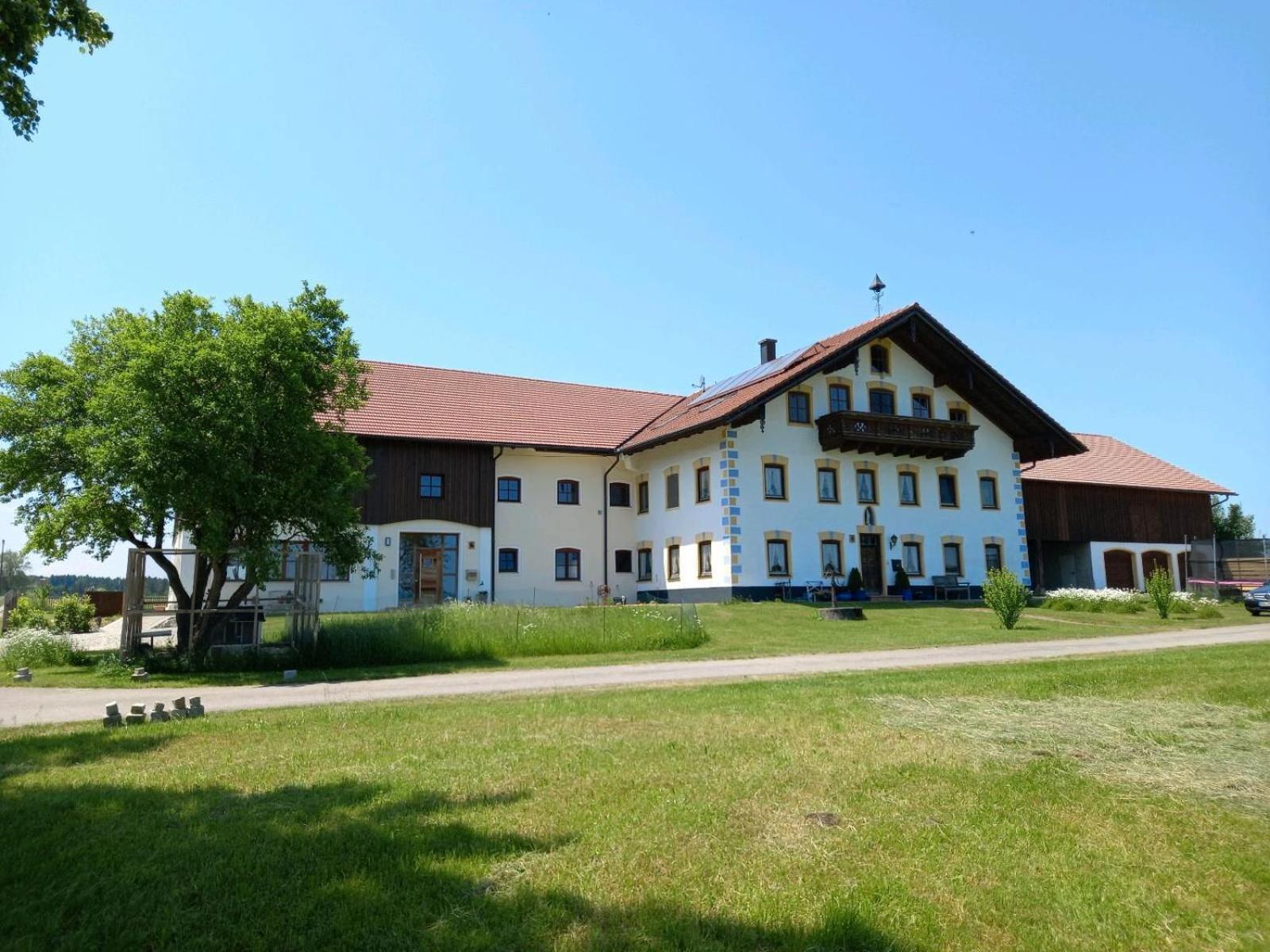 Ferienwohnung Glueck Saaldorf-Surheim Екстериор снимка